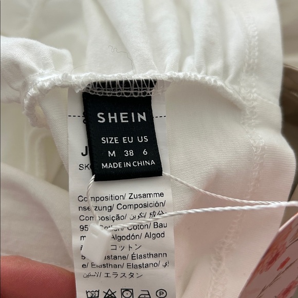 SHEIN White Puff Sleeve Octoberfest Medieval Crop Top M - Picture 6 of 6